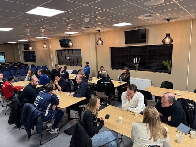 Clubspons-fellesskap samles på et månedlig treff